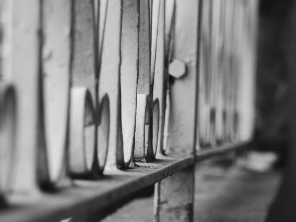 自閉症の子どもに最適なプレイスイングは天井吊りタイプで決まり？