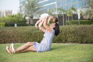 自閉症の子どもと公園での遊び方、どんなサポートが必要？