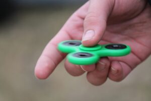 自閉症児の遊具選びで注意すべきポイントは？